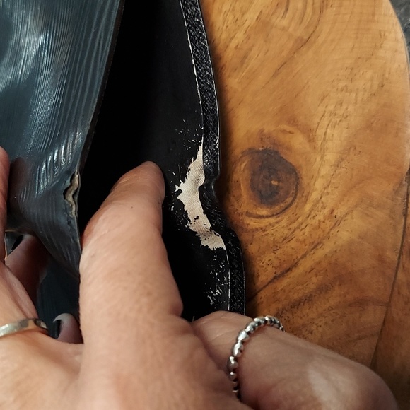 Authentic Louis Vuitton Epi Mens Wallet - Picture 9 of 13